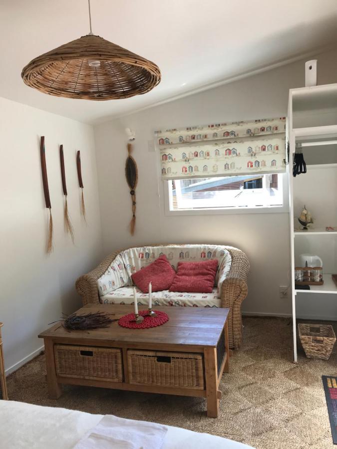 Waterfront Bed And Breakfast พิคตัน ภายนอก รูปภาพ