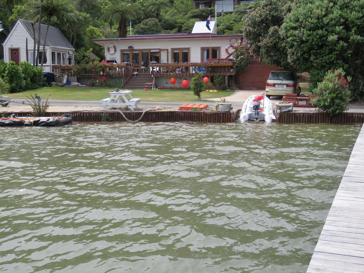 Waterfront Bed And Breakfast พิคตัน ภายนอก รูปภาพ
