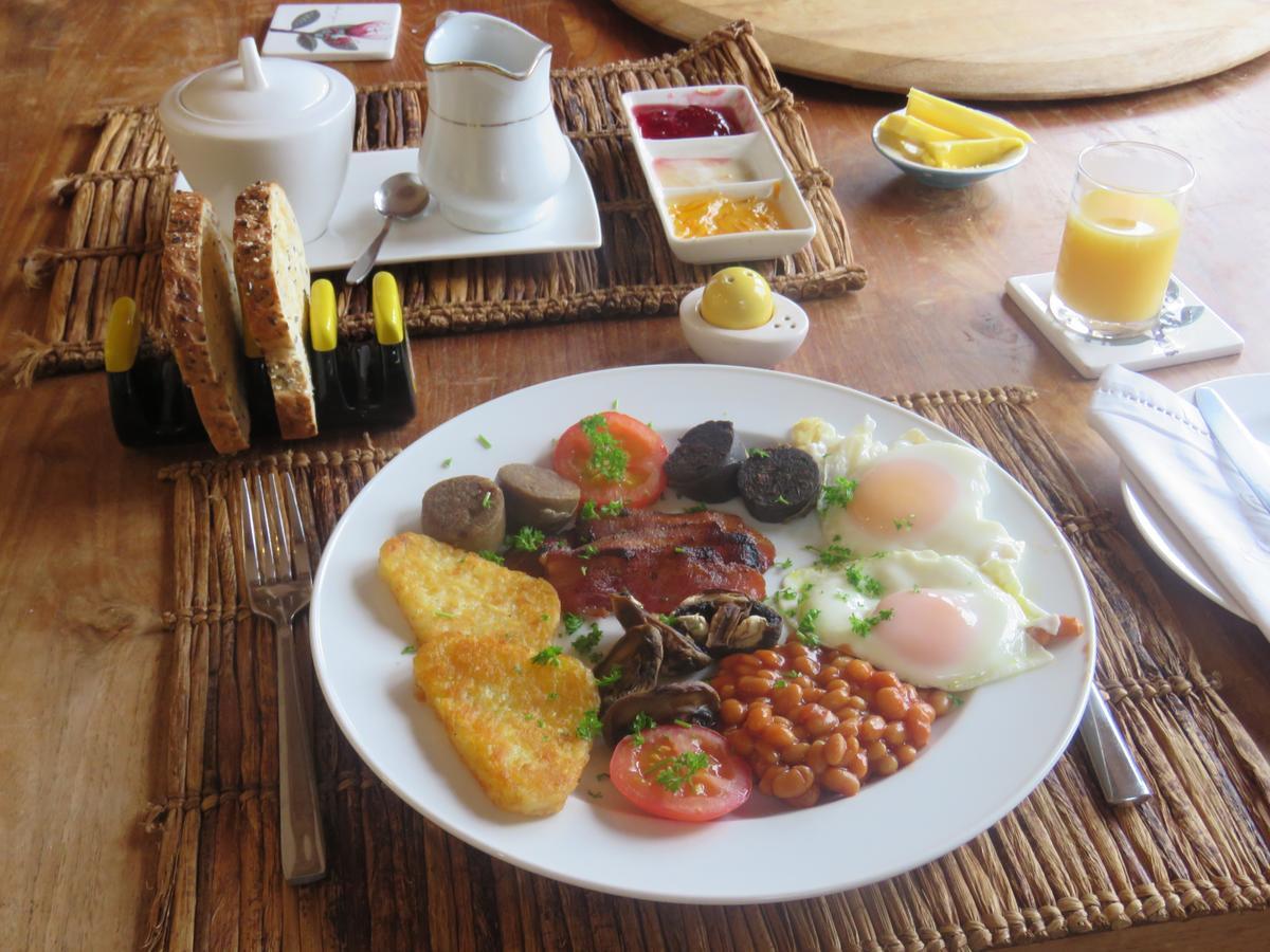 Waterfront Bed And Breakfast พิคตัน ภายนอก รูปภาพ
